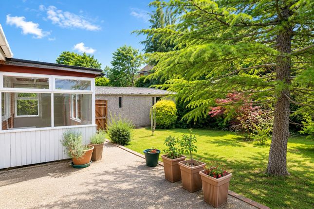 2, Andrews Close, Fleet photo 2