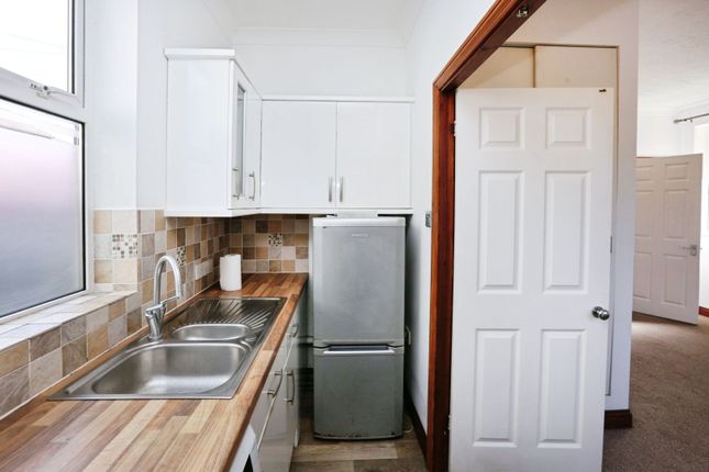 Flat 2, 23 West Road, Southampton photo 4