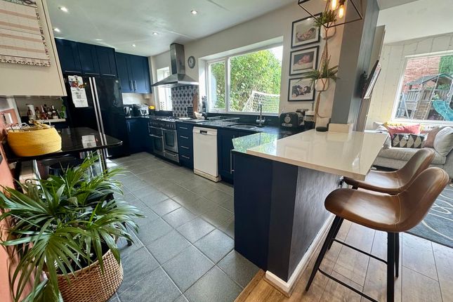 8, Stirling Court, Holmes Chapel photo 2