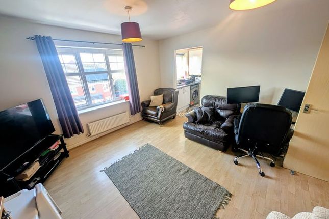 Flat 5, 4, Poppy Close, Nuneaton photo 4