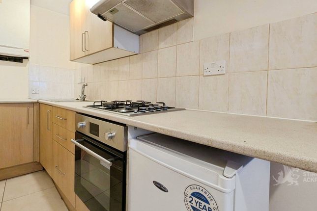 6b, Lower Addiscombe Road, Croydon photo 2