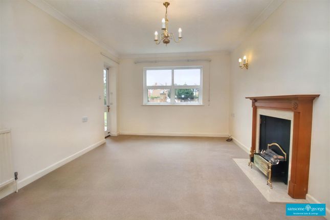 Flat for sale in Marlborough House, Northcourt Avenue, Reading