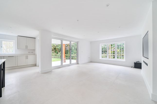Hook Hill Lane, Woking photo 4