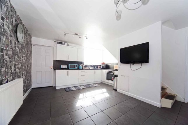 8, Harvey Walk, Hartlepool photo 4