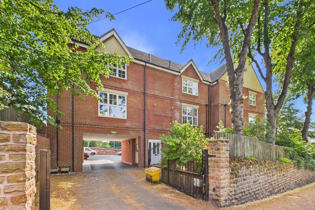 2-bed house on 17 Brindley Court Egerton Road, Nottingham, £130,000