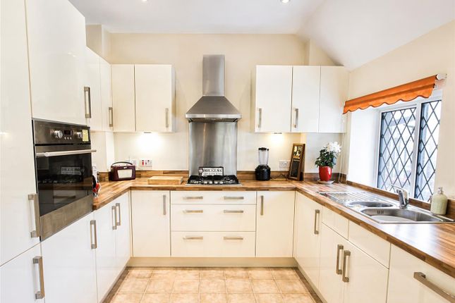 2 Fitzhalan Court, Killick Mews,, Ewell Road, Sutton photo 2
