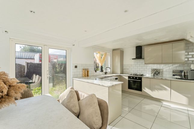2, Hyde Park, Rhyl photo 2