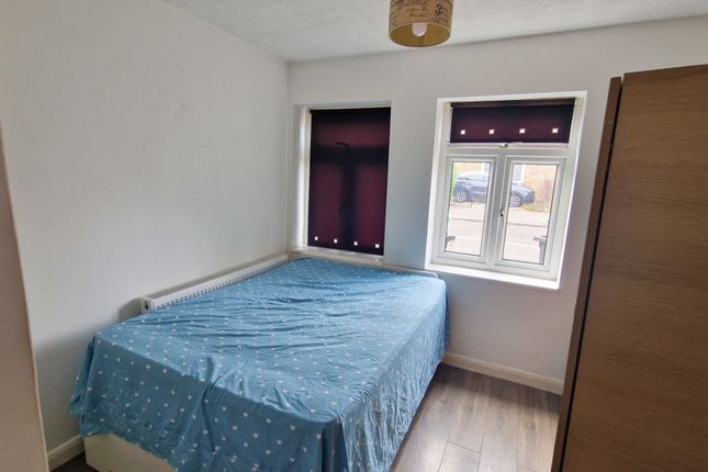 6, Stockton Road, London photo 5