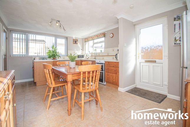 31, Neville Close, Dereham photo 4