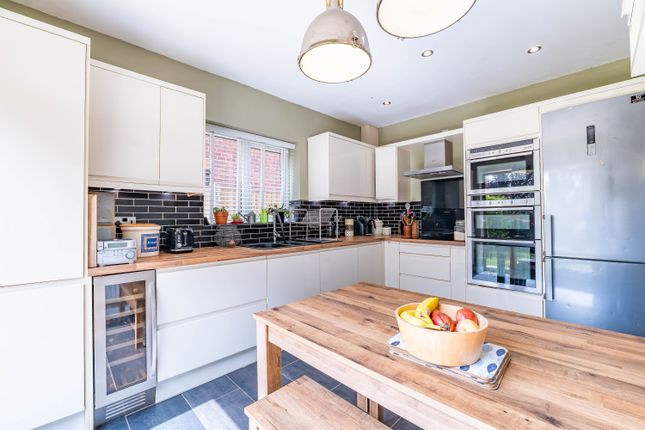 8, Elmsett Road, Walton-Le-Dale photo 4