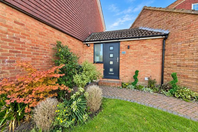 47, Gorse Hill, Heathfield photo 2