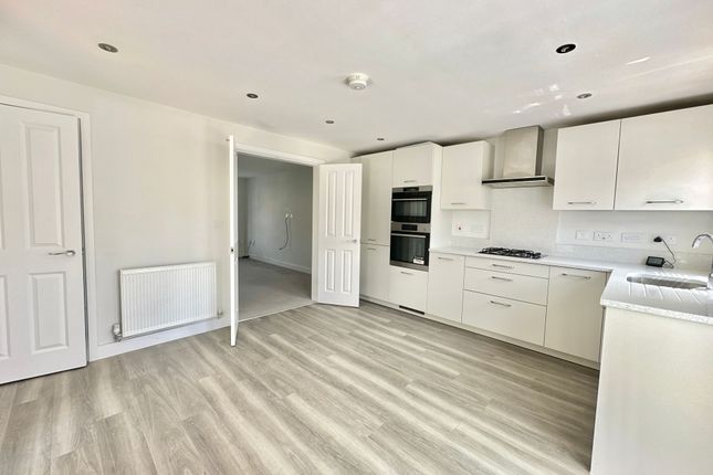 3 Irvine Crescent, Leicester photo 2