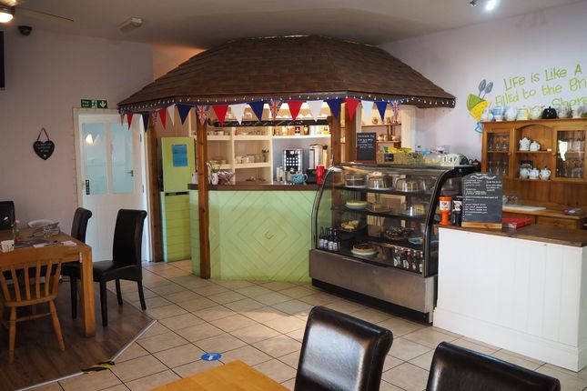 Thumbnail Restaurant/cafe for sale in Cafe &amp; Sandwich Bars HU12, Fitling, East Yorkshire