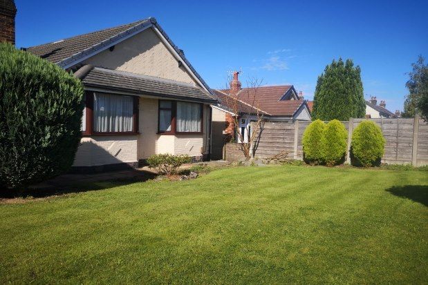 Bungalow to rent in Cheadle Hulme, Cheadle
