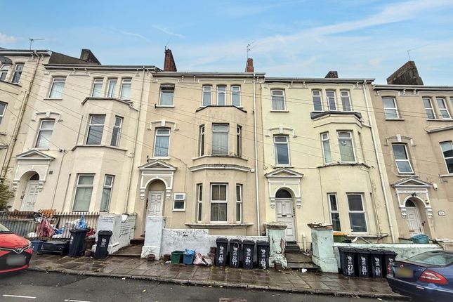 5-bed flat on Newport, £330,000