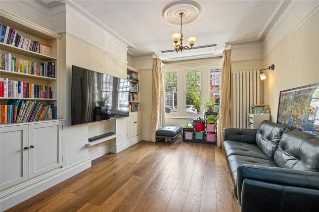 49, Defoe Avenue, Surrey photo 2