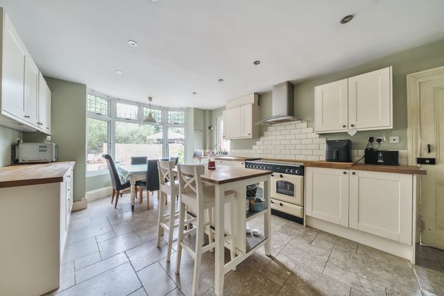 26, Old Ferry Drive, Wraysbury photo 4