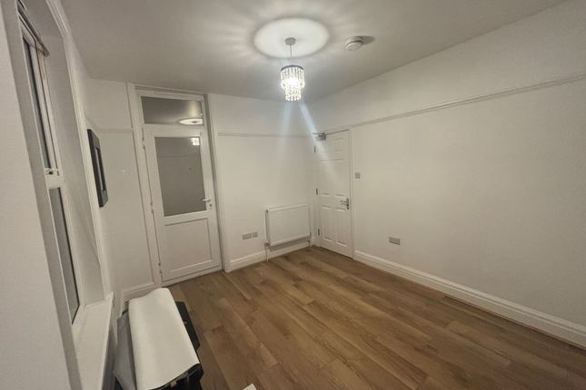 Room 2, 50, Neville Road, Bognor Regis photo 3