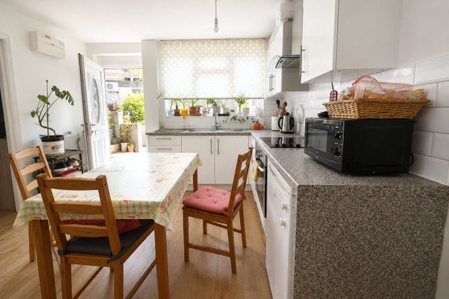 1C, Colin Road, Caterham photo 3