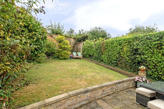 Azania,, Gravel Hill, Gerrards Cross photo 4