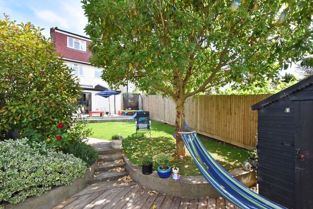 76, Bexhill Road, London photo 3