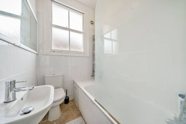 Maisonette to rent in Durnsford Road, Southfields, London