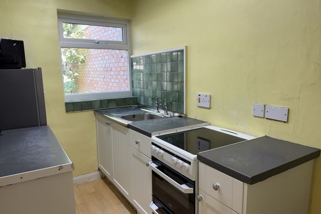 10, South Road, Egham photo 2