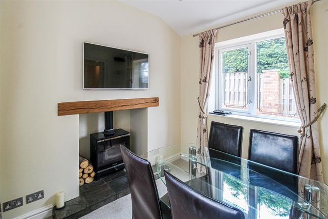 Detached house to rent in Old Road, Overton, Wakefield