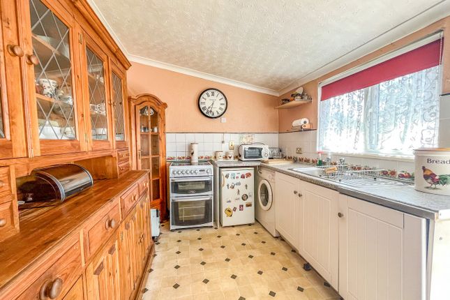 77 High Beech Chalet Park, Battle Road, St Leonards-on-Sea photo 3