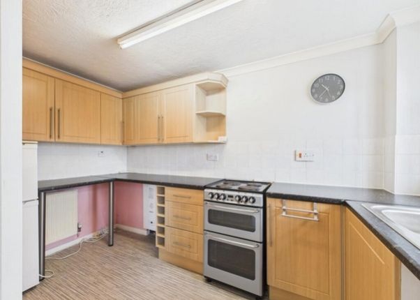 23, Mimosa Close, Bordon photo 3