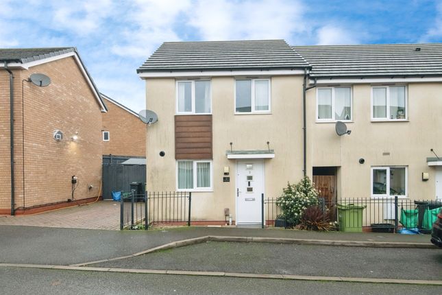 2-bed house on 3, St. Edmund Close, Dudley, £180,000
