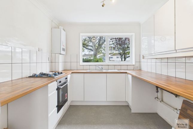 32 Berghestede Road, Bognor Regis photo 3