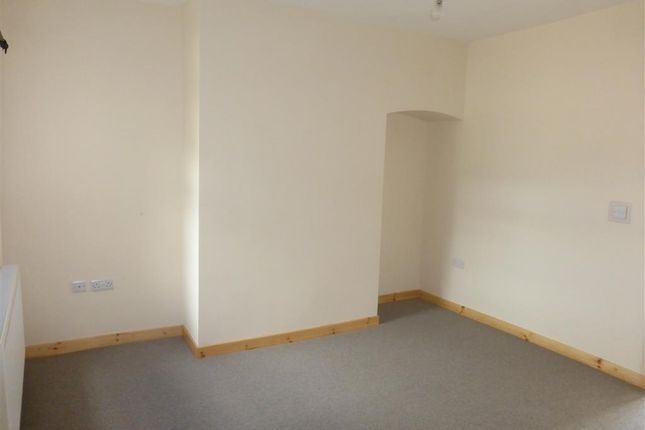 63, DONCASTER photo 4