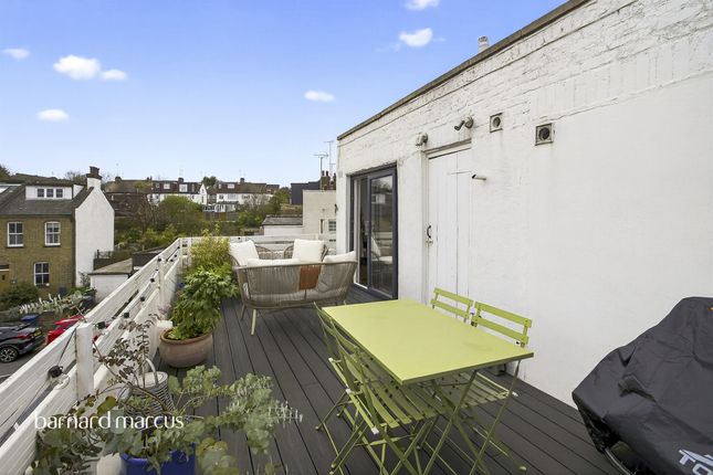 1-bed flat on 110b, Pembroke Road, London, £325,000
