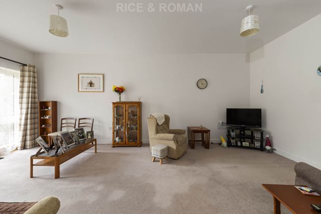 12 Keble Court, Redfields Lane, Fleet photo 4