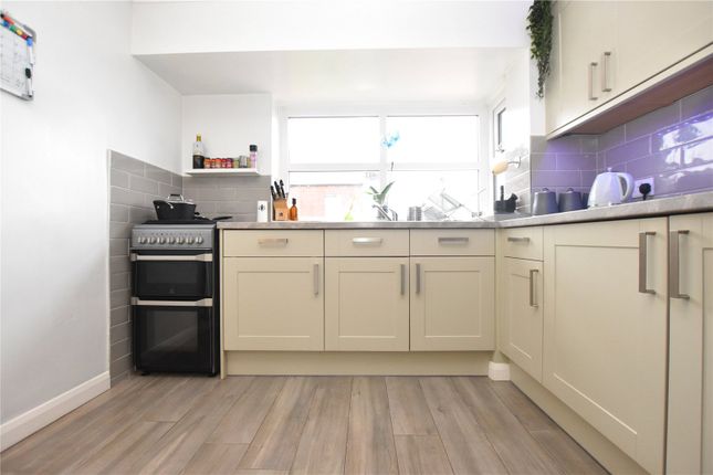 20, Baghill Road, Wakefield photo 3