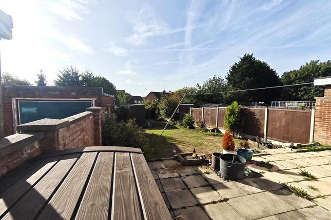 25, Sawtry Close, Luton, Sawtry Close, Luton, Luton photo 2