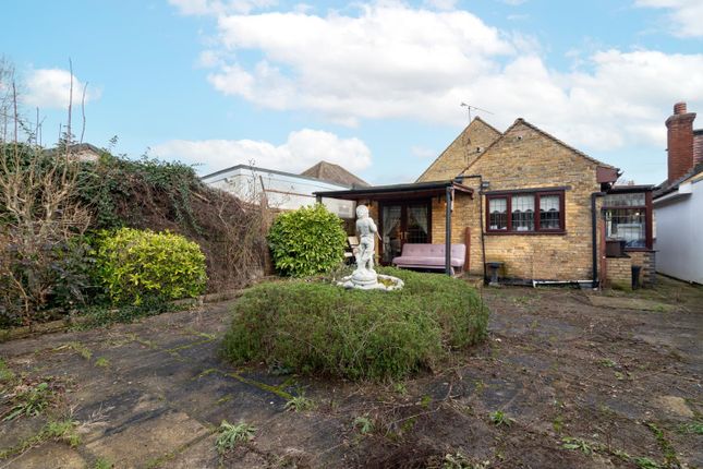 Bungalow for sale in Detached Bungalow, Cheshunt, Waltham Cross