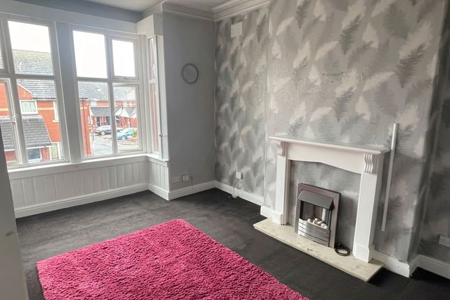 First Floor Flat, 10 Kings Avenue, Rhyl, Rhyl photo 2