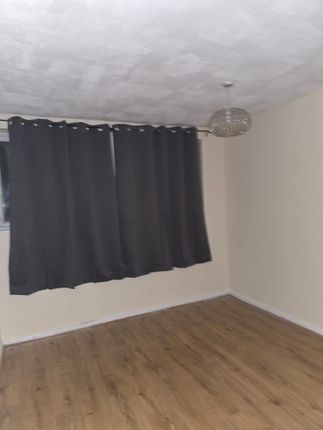 101, Lytchet Way, Enfield photo 4