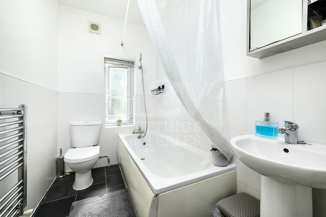 Flat for sale in Great North Way, London