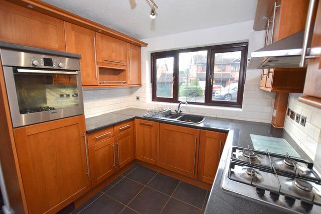 48, Larkfield Way, Coventry photo 5