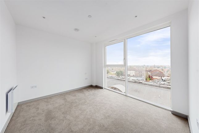 Flat for sale in Eden Grove, Staines