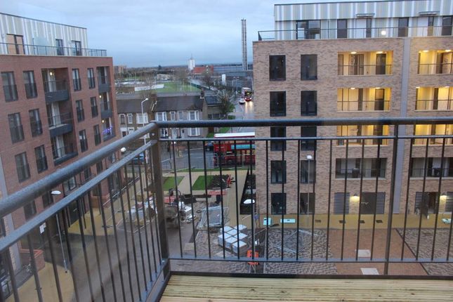 Thumbnail Flat to rent in Arc Court, Maxwell Road, London