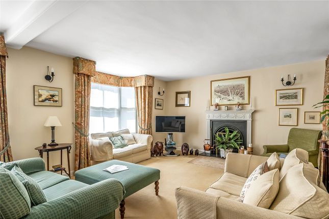 The White House, 24, Upper West Street, Surrey photo 2