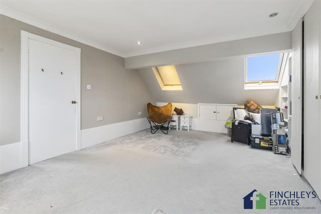 Flat for sale in Dollis Park, Finchley Central
