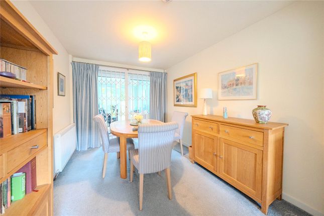 6, Carlton Garth, Leeds photo 4