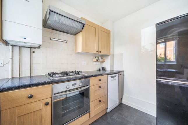 12, Davy Close, Berkshire photo 2