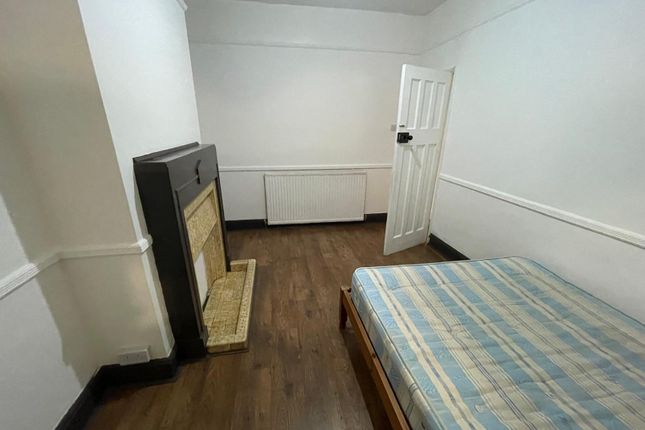 297, Mortlake Road, Ilford photo 3