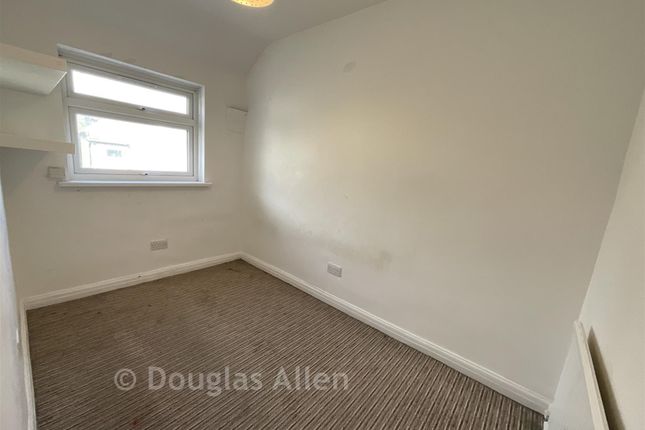 28, Oval Road North, Dagenham photo 5